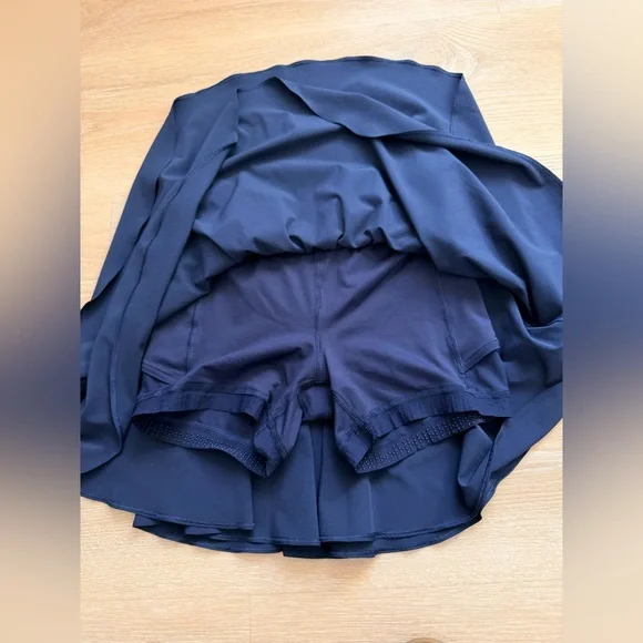 RARE Lululemon Court Rival High Rise Skirt Regular True Navy Size 4 EUC - Picture 7 of 8